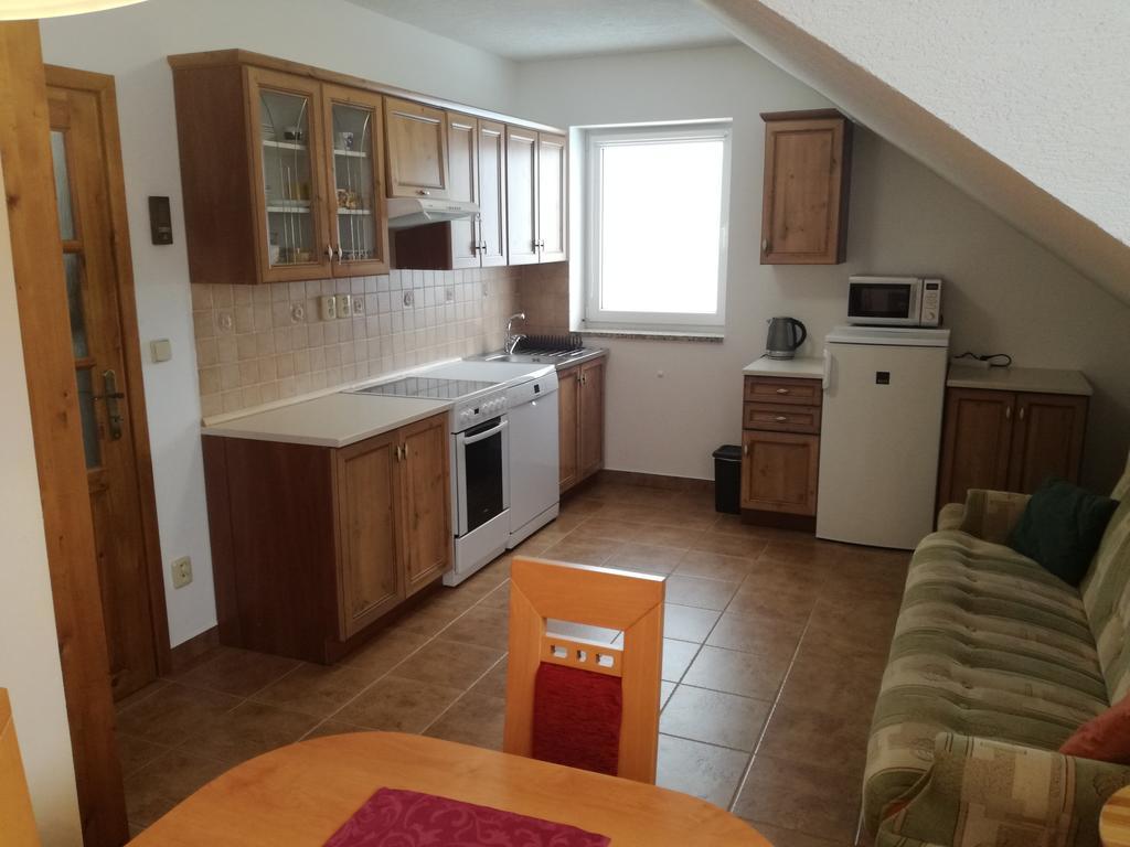 Apartman U Kovaru กัชแปร์สแก ฮอรี ภายนอก รูปภาพ